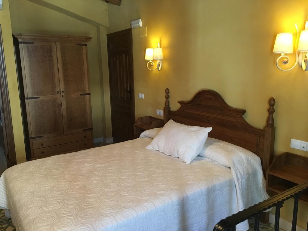 Casa Rural La Plazuela * Cazalla de la Sierra